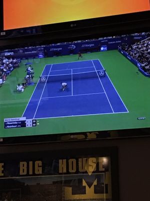 Buffalo Wild Wings by null