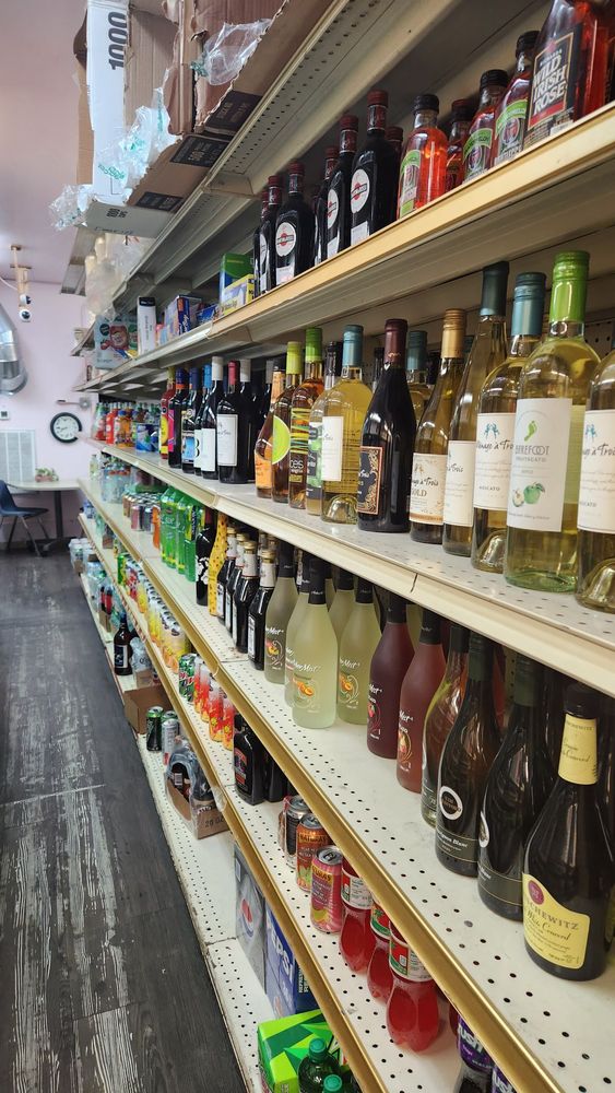 LA COSTENA MARKET Updated July 2024 10 Photos 106 S Guthrie Ave