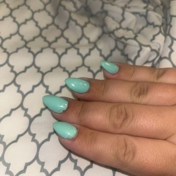 Posh Nails - Chipped gel polish  shortly after leaving because it was on my cuticles, pinkies pointing up and no it's not because my nails like that... - Nail Salons Near Me - Cleveland, Tennessee