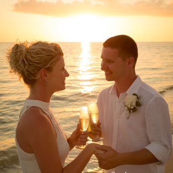 Weddings By The Sea - Intimate wedding ceremony on Sanibel Island - Wedding Planning Near Me Weddings By The Sea - Intimate wedding ceremony on Sanibel Island - Wedding Planning Near Me