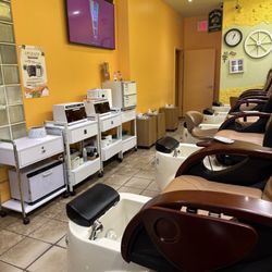 Aquaspa Day Spa and Salon - HavingBiweekly Mani/ Pedi Friday I'll be back for a Spa Day Getting a fabulous Facial & Therapeutic Massage I love the Services at AquaSpa