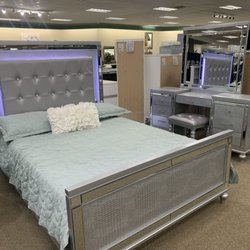 Furniture Discounters