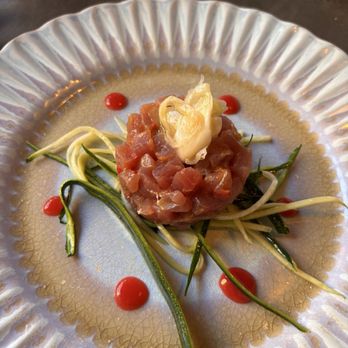Bogenhauser Hof - Thunfisch Tatar mit Zucchini - French Near Me - Munich, BY