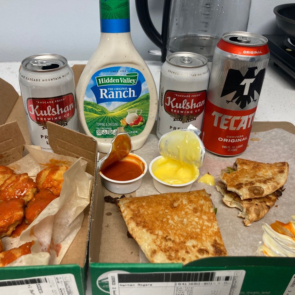 Buffalo chicken 10 piece and Philly Cheesesteak Papadia Buffalo chicken 10 piece and Philly Cheesesteak Papadia