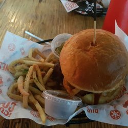 Pistones - Dallas burger