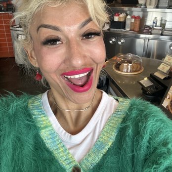 Burger Lounge - Me TODAY at Burger Lounge Costa Mesa! - Burgers Near Me - Costa Mesa, California Burger Lounge - Me TODAY at Burger Lounge Costa Mesa! - Burgers Near Me - Costa Mesa, California