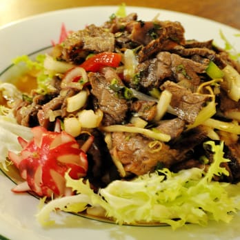 Rachiny - Salade de boeuf thaïe / Thai beef salad / Yam Neua - Thai Near Me - Paris, 75 Rachiny - Salade de boeuf thaïe / Thai beef salad / Yam Neua - Thai Near Me - Paris, 75