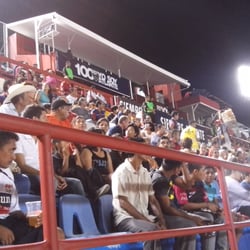 Estadio Andrés - los aficionados.