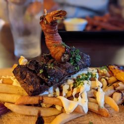 Tablas Woodstone Taverna - Steak w/shrimp, fries, roasted peppers