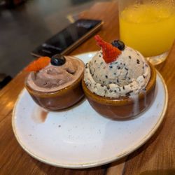 Saffron - Ice cream was solid - recommend the chocolate flavor