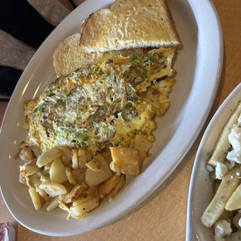 Creedmoor Cafe - Diners Near Me - Raleigh, North Carolina
