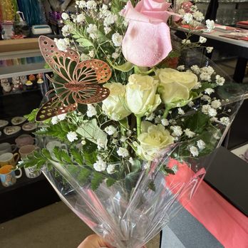 Blooming Gals Flower Shop - Florists Near Me - Corona, California Blooming Gals Flower Shop - Florists Near Me - Corona, California
