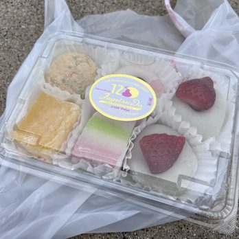 Fugetsu-Do - Candy Stores Near Me - Los Angeles, California