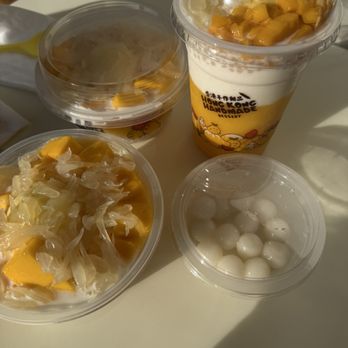 Hui Lau Shan - Pomelo mango sago bowl & drink w a side of chewy balls - Desserts Near Me - Milpitas, California Hui Lau Shan - Pomelo mango sago bowl & drink w a side of chewy balls - Desserts Near Me - Milpitas, California