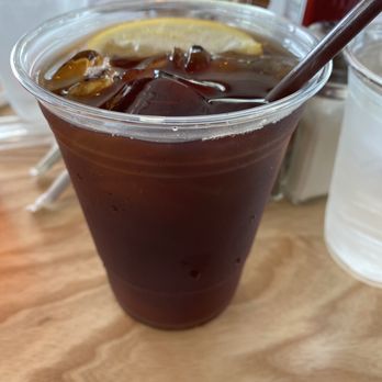 Lunch Lobster Roll - Ice tea - Seafood Near Me - Southampton, New York Lunch Lobster Roll - Ice tea - Seafood Near Me - Southampton, New York