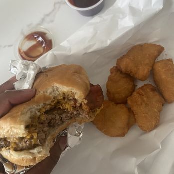 Lee's Hamburgers - Steakhouse burger and chicken nuggets - Hot Dogs Near Me - Metairie, Louisiana Lee's Hamburgers - Steakhouse burger and chicken nuggets - Hot Dogs Near Me - Metairie, Louisiana