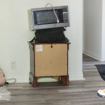Local Movers 4u - Throwing my furniture around anywhere - Movers Near Me - Los Angeles, California Local Movers 4u - Throwing my furniture around anywhere - Movers Near Me - Los Angeles, California