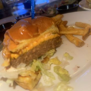 Jimmy Buffett's Margaritaville - Beyond Burger - Bars Near Me - Universal City, California