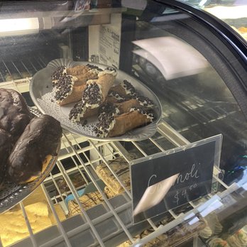 Blue Moon Bakery - Cannoli - Bakeries Near Me - Silverthorne, Colorado