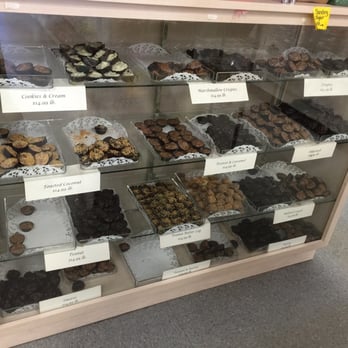 Kerri's Kandies - Candy Stores Near Me - Coram, New York