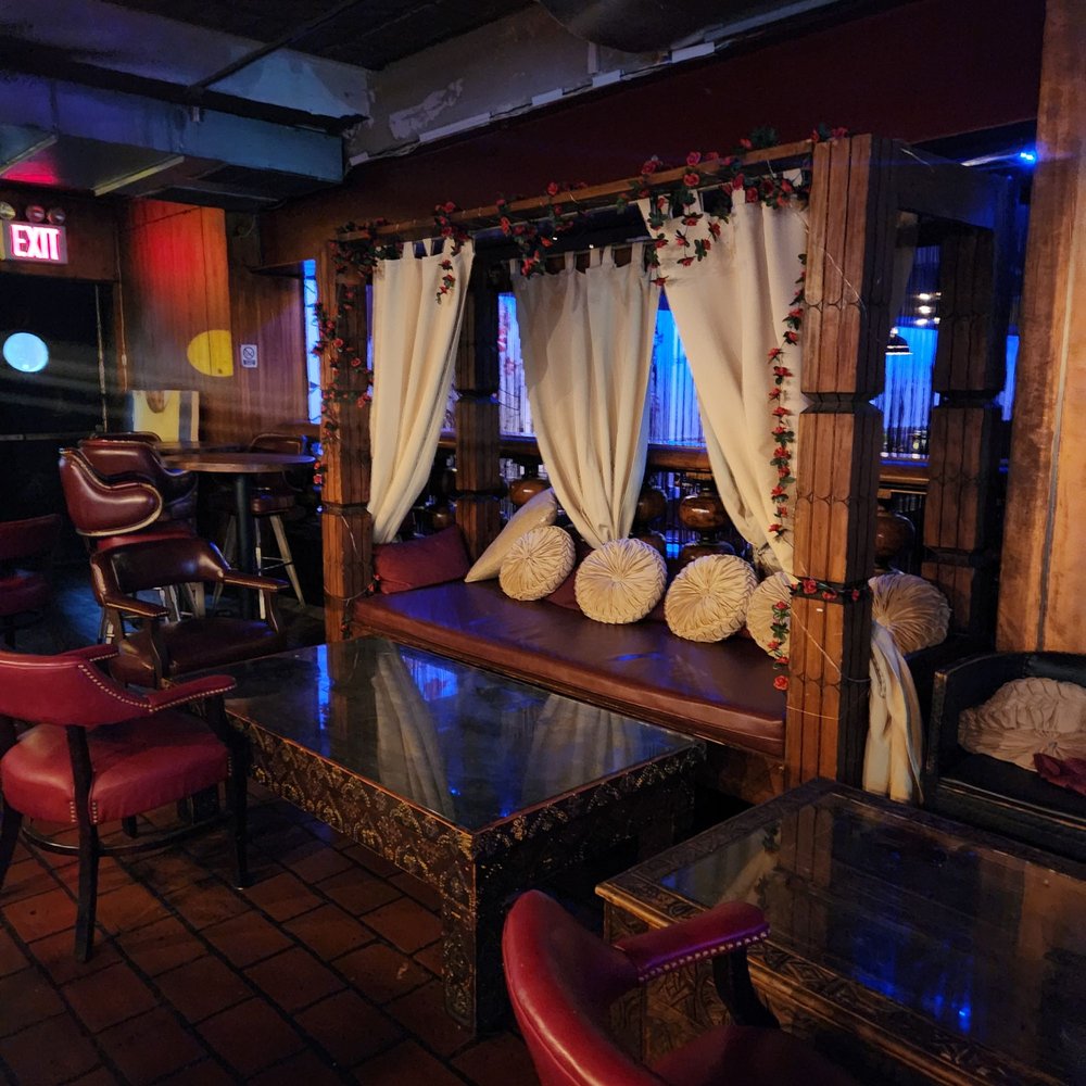 Jade Eatery And Lounge