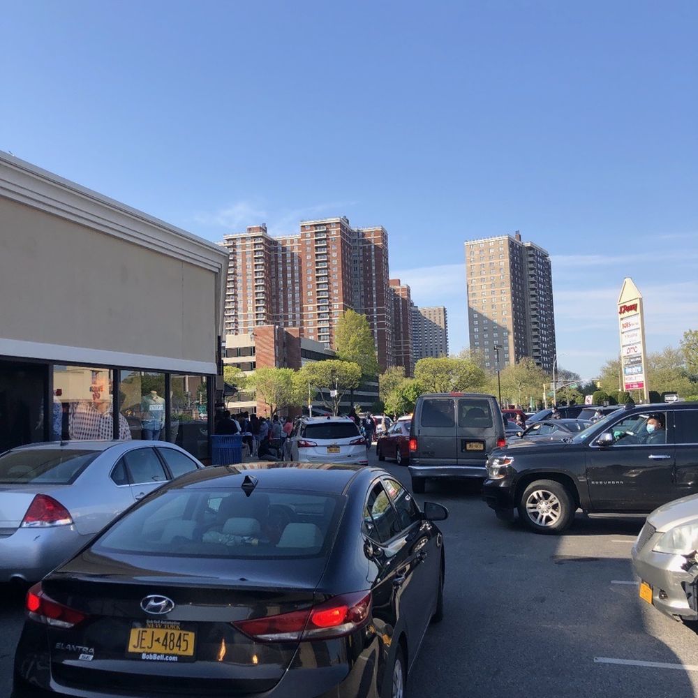 Red Lobster - Angry customers waiting for their past due orders. No social distancing at all in place. - Seafood Near Me - Bronx, New York Red Lobster - Angry customers waiting for their past due orders. No social distancing at all in place. - Seafood Near Me - Bronx, New York