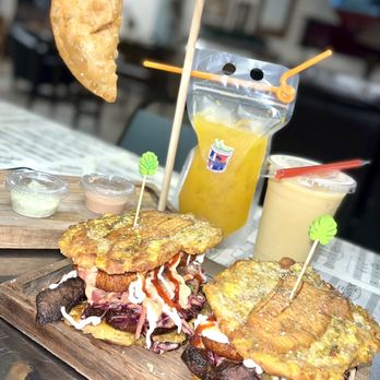 Hasta La Tambora - Dinner - Food Trucks Near Me - Tampa, Florida Hasta La Tambora - Dinner - Food Trucks Near Me - Tampa, Florida