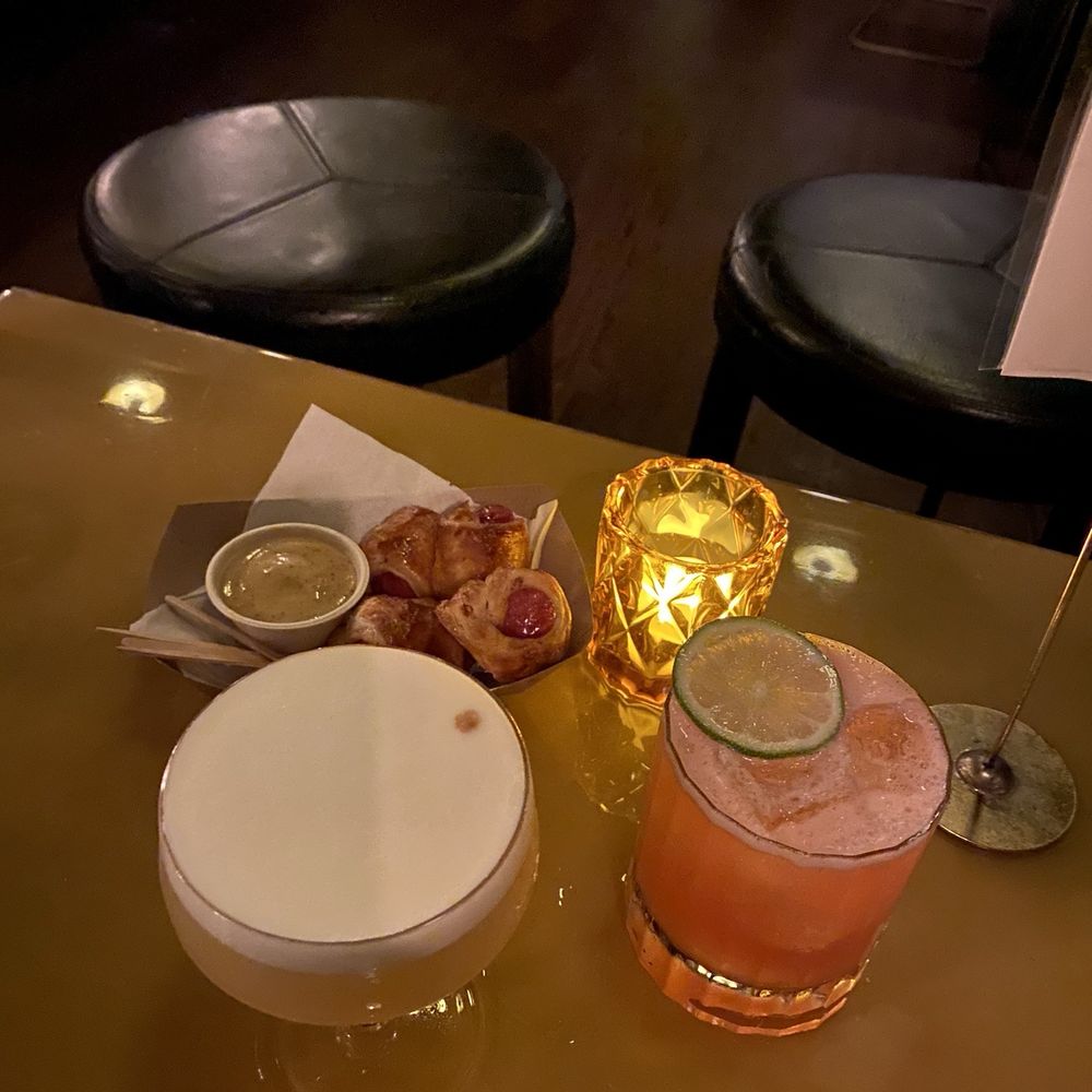 The Beehive - beauty mark, thunderbird, pigs in a blanket - Cocktail Bars Near Me - San Francisco, California The Beehive - beauty mark, thunderbird, pigs in a blanket - Cocktail Bars Near Me - San Francisco, California