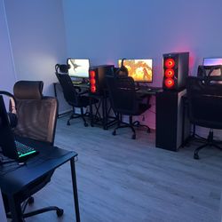 The Hotspot Gaming Cafe - Private/Team room.