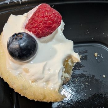 Ruth's Chris Steak House - Cheesecake with Berries - Steakhouses Near Me - Garden City, New York Ruth's Chris Steak House - Cheesecake with Berries - Steakhouses Near Me - Garden City, New York