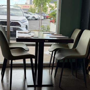 Khao Yai - Interior seating, nice decor comfortable chairs - Thai Near Me - Hillsboro, Oregon Khao Yai - Interior seating, nice decor comfortable chairs - Thai Near Me - Hillsboro, Oregon