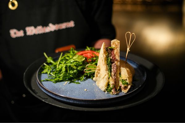 The Wellesbourne by null