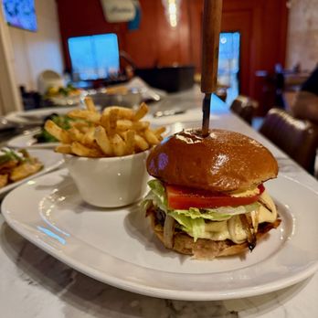 Bosque Cantina - Cantina Burger - Mexican Near Me - Walnut Springs, Texas