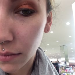 HORRIBLE MAKEUP BY MAC ARTIST AT ATLANTIC STATION