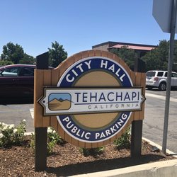 Tehachapi City Hall - Nice size parking lot