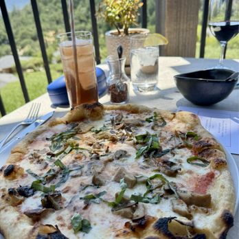 Auberge du Soleil - Wild Mushrooms Three Cheese Margherita Pizza - Hotels Near Me - Rutherford, California Auberge du Soleil - Wild Mushrooms Three Cheese Margherita Pizza - Hotels Near Me - Rutherford, California