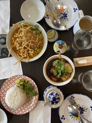 THAI NYYOM by null
