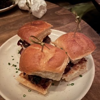 The Dead Rabbit - Short Rib Sliders - Cocktail Bars Near Me - New York, New York The Dead Rabbit - Short Rib Sliders - Cocktail Bars Near Me - New York, New York