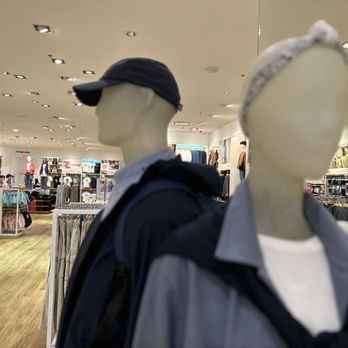UNIQLO - Women's Clothing Near Me - Daly City, California UNIQLO - Women's Clothing Near Me - Daly City, California