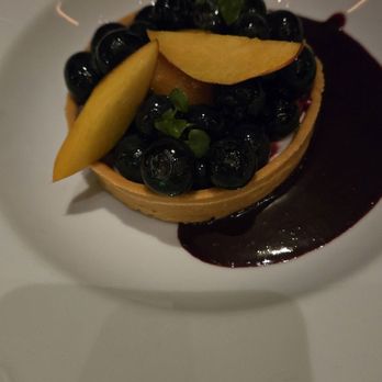 Selby's - Raspberry and stonefruit Tart - New American Near Me - Redwood City, California