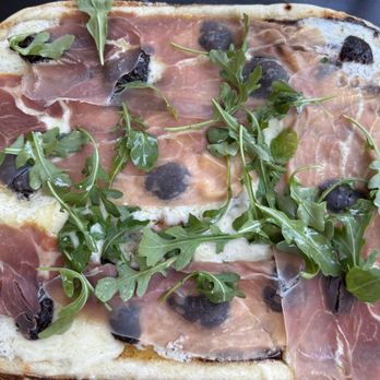 Bar 'Cino Newport - Prosciutto Fig Pizza - Bars Near Me - Newport, Rhode Island