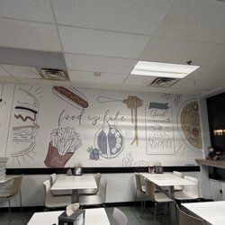 Louis Sub Shoppe - Dining area