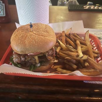 Clyde's Corner - Cheese Burger with bacon - Bars Near Me - New Orleans, Louisiana