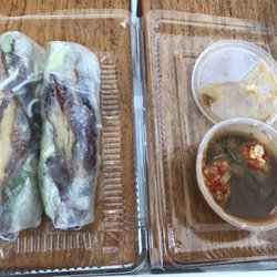 Viet n Aus Cafe - Veggie rice-paper rolls