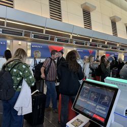 Delta Airlines - Lines