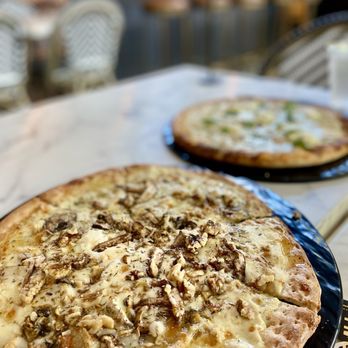 Mangoni - The Goat - Pizza Near Me - Winter Garden, Florida