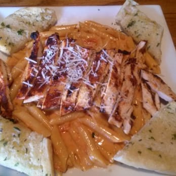 Bello's Pub & Grill - Penne a la Vodka with Cajun Chicken - American Near Me - Newark, New Jersey
