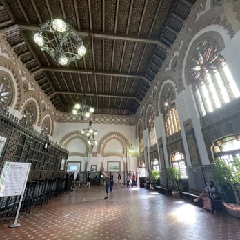 Estación de Tren de Toledo - Train Stations Near Me - Toledo, TO
