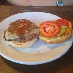 John Gator's Steak N' Barbecue - Rodízio de hamburguer: vem carne, pao e queijo e o restante voce pode se servir no buffet.