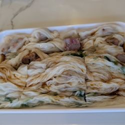 Roast pork steamed rice rolls